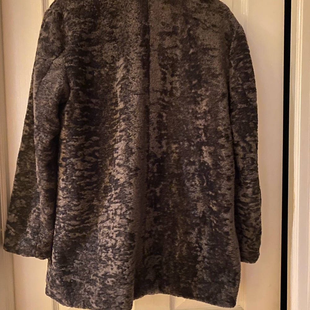 Women’s Jacket - Picture 2 of 10